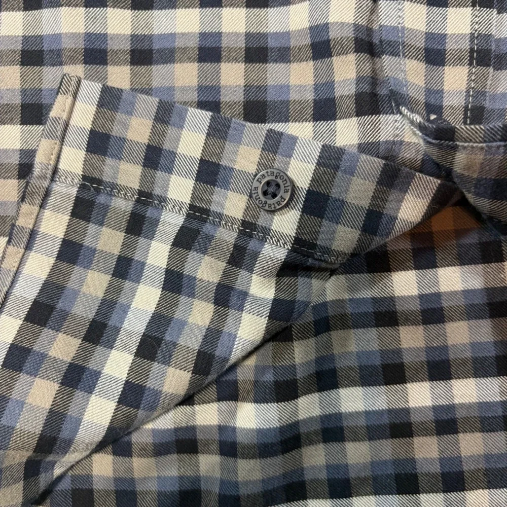 Patagonia Button Down Shirt XL Blue Grey Gingham Cotton Blend Long Sleeve